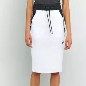 Nike Tech Skirt NWT
